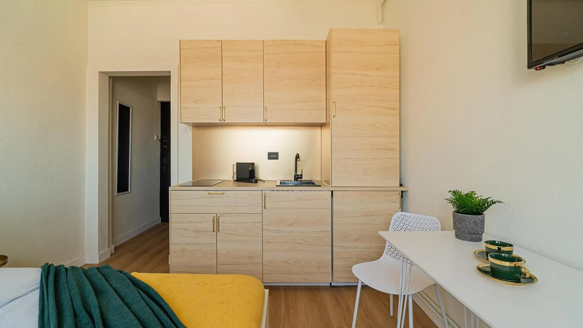 Daire Cozy Studios By The Faculty Of Law Bükreş