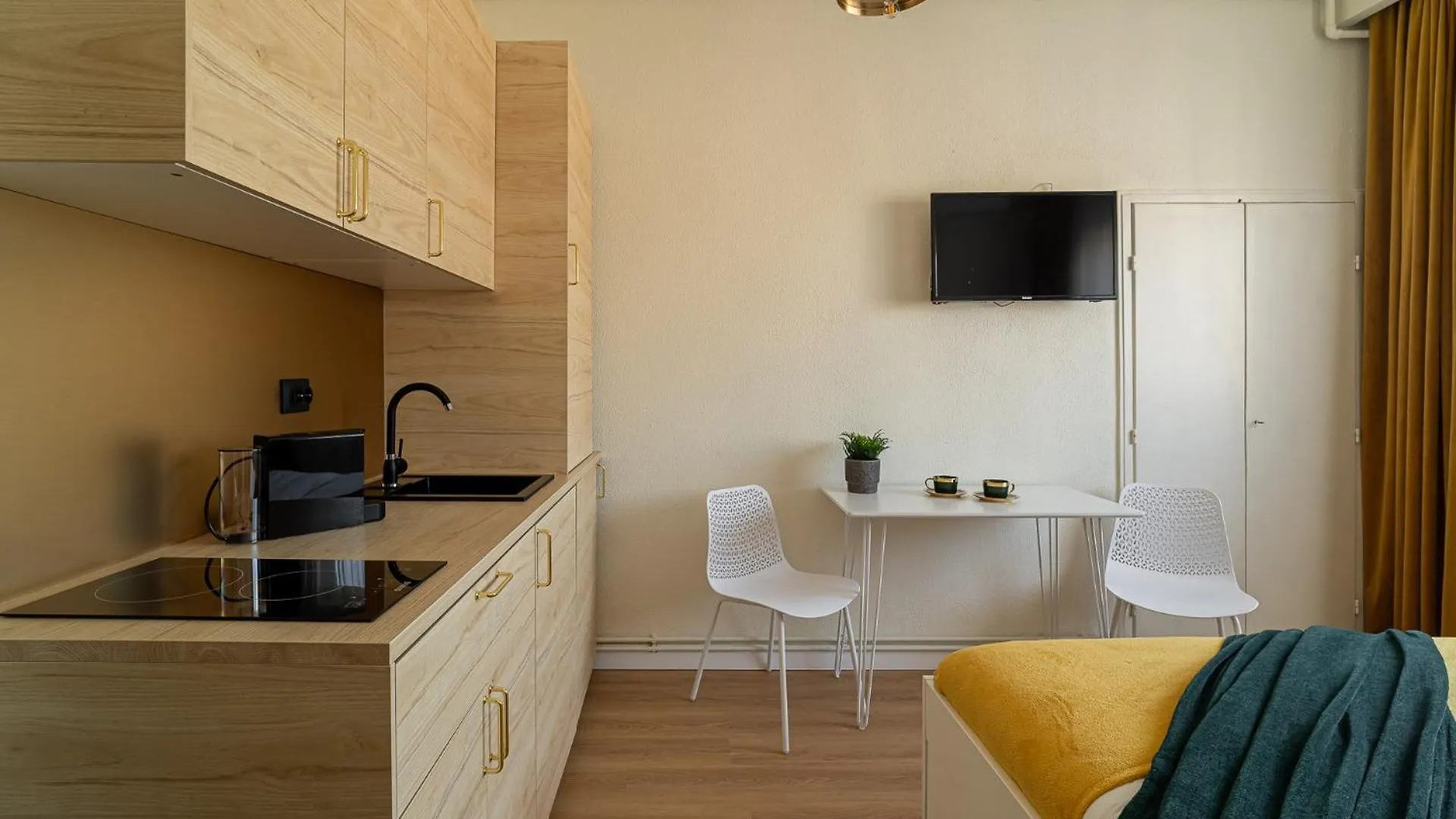 Daire Cozy Studios By The Faculty Of Law Bükreş